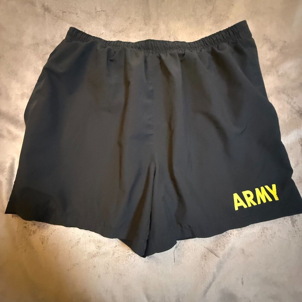 U.S. Army black PT shorts - Size L - 0390